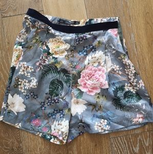 Zara Floral print shorts